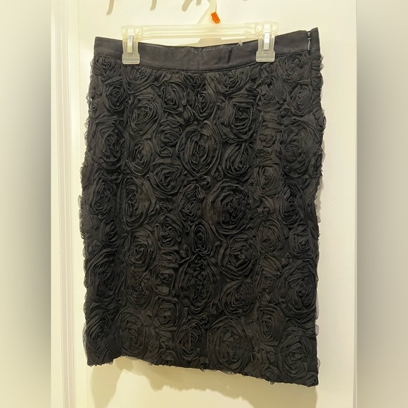 Banana Republic Black Rosette Floral Textured Skirt Size 0 NWT - Picture 3 of 9